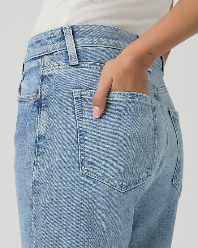 Paige Alexis Barrel Jean - Verse