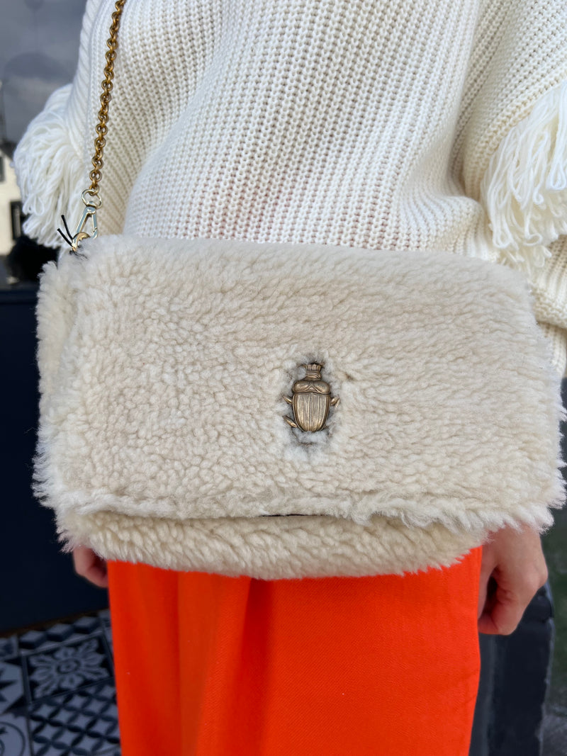 Sous Les Paves Mai Tai Cream Sheepskin Bag - Scarab
