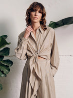 Vivere Miriam Tie Front Shirt - Beige Stripe