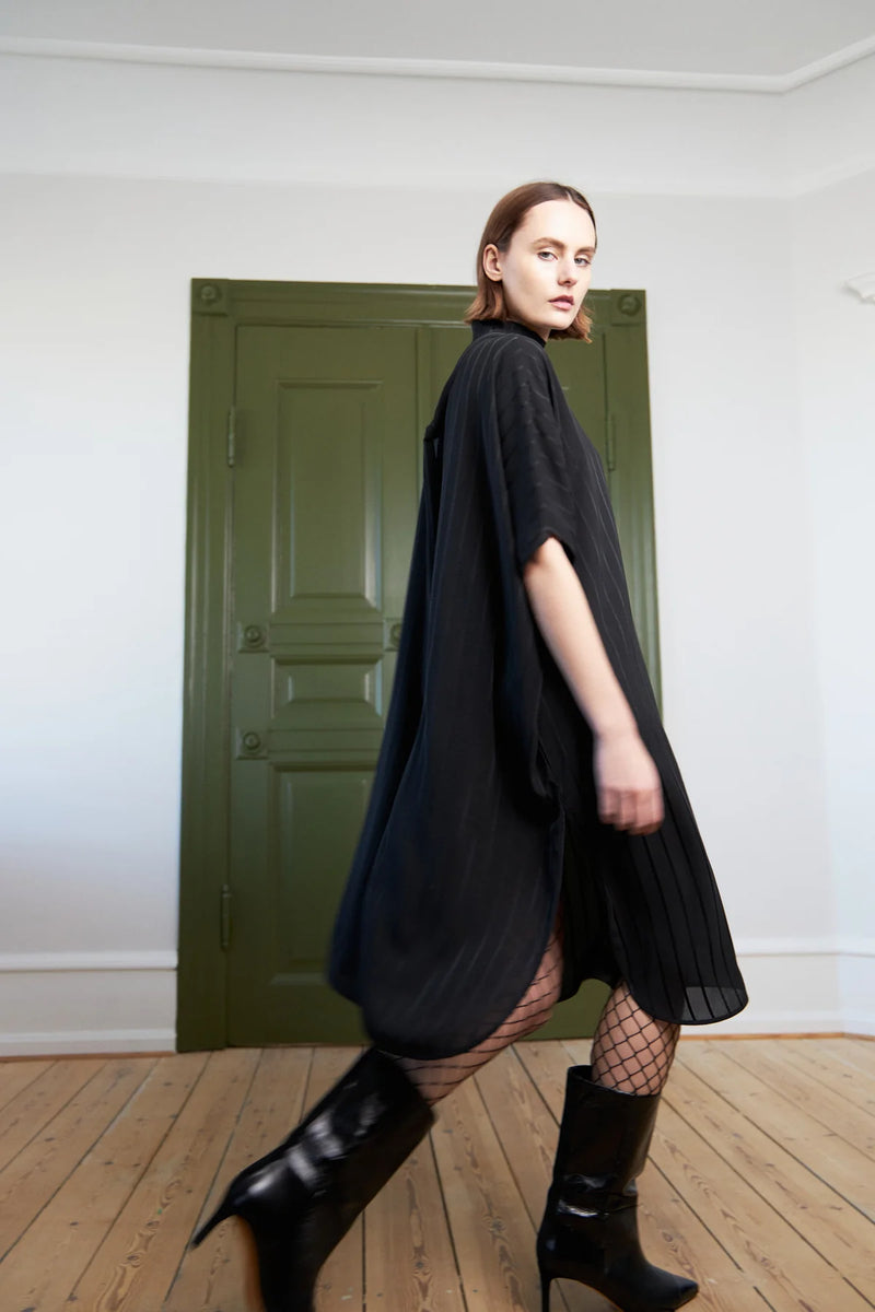 Stella Nova Midi Dress With Neck Tie Band - Black