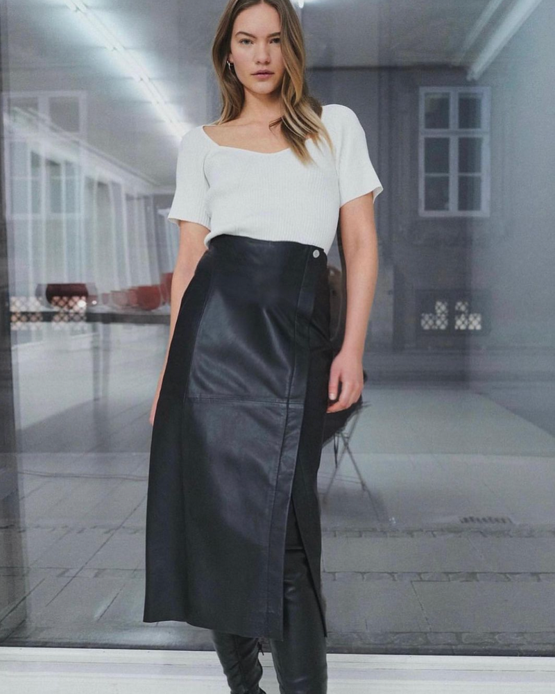 Levete Room Globa 30 Skirt - Black