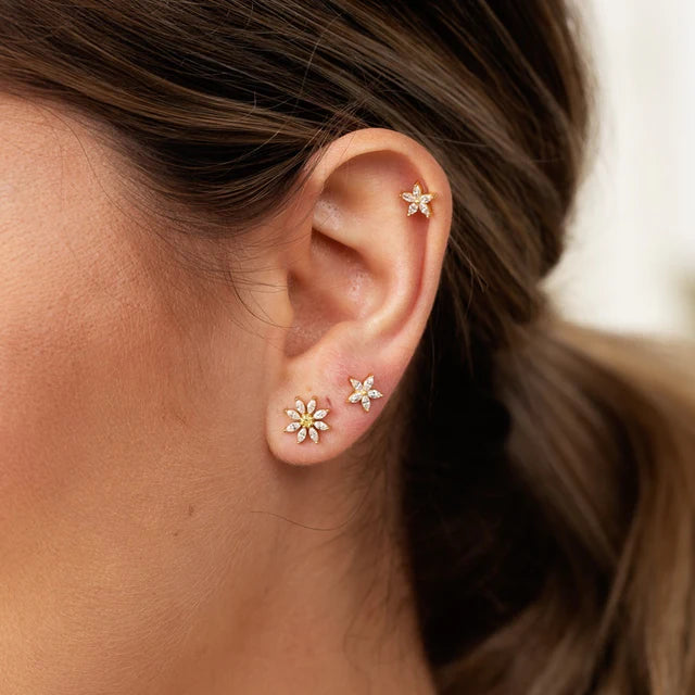 Scream Pretty Hannah Martin Sparkling Flower Stud Earrings - Gold