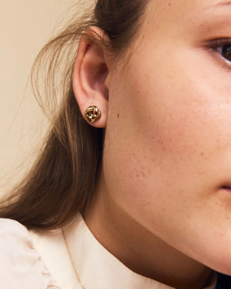 Edlad Gala Stud Earrings - Gold