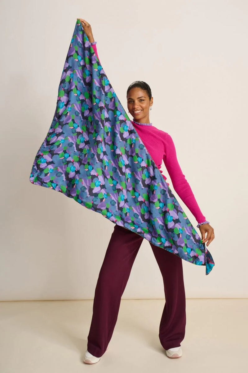 Pom Amsterdam Shawl - Double Flower Pop Blue
