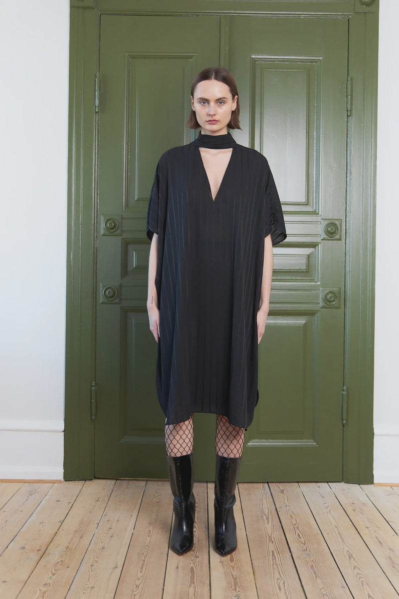 Stella Nova Midi Dress With Neck Tie Band - Black